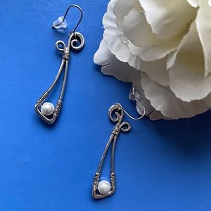 SALE🎉Earrings Silver Unique Design with Pearl Bead Dangling. Pearls Always